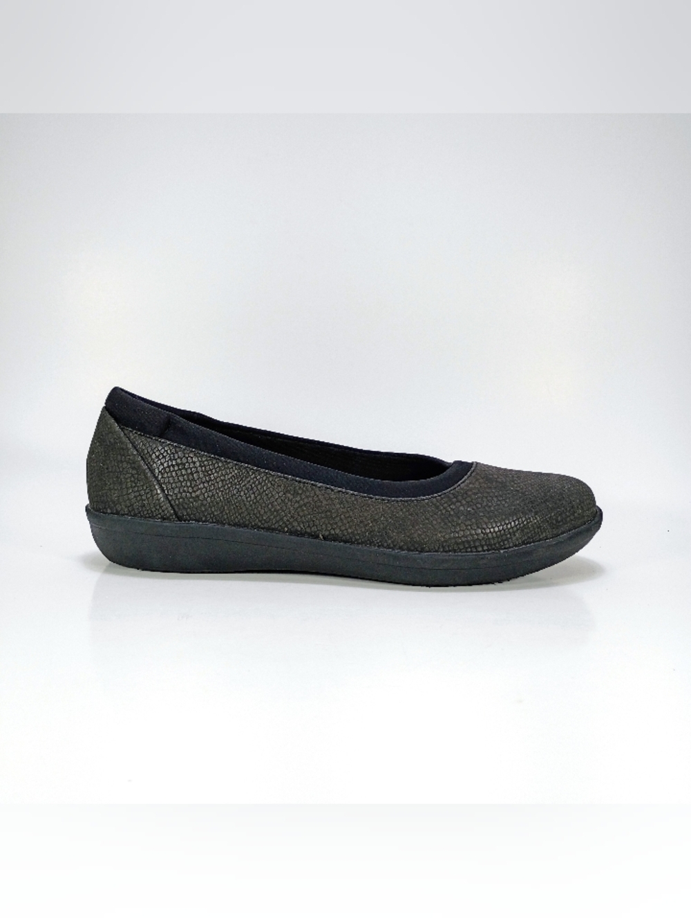 Clarks Cloudsteppers Ayla Low Womens 7.5 Wide Fit Black Dark Green Flats